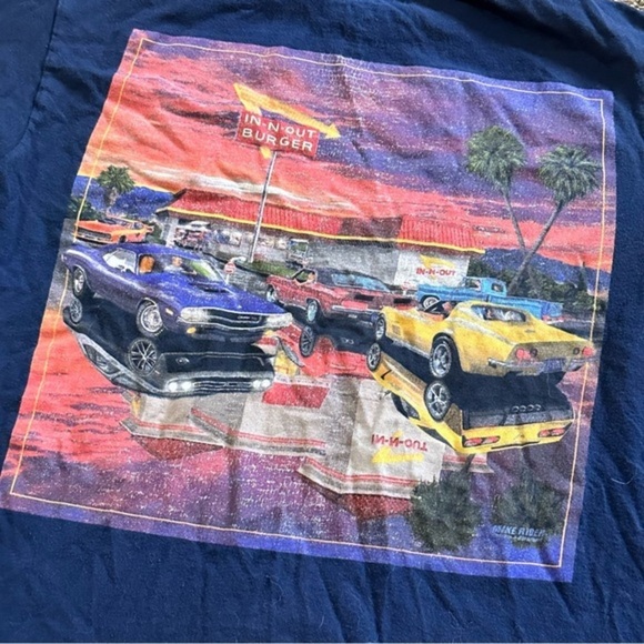 IN-N-OUT burger tshirt size small uw - Picture 4 of 5